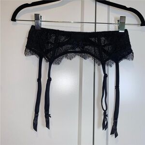 VS Victoria’s Secret sexy black garter belt (XS/S)